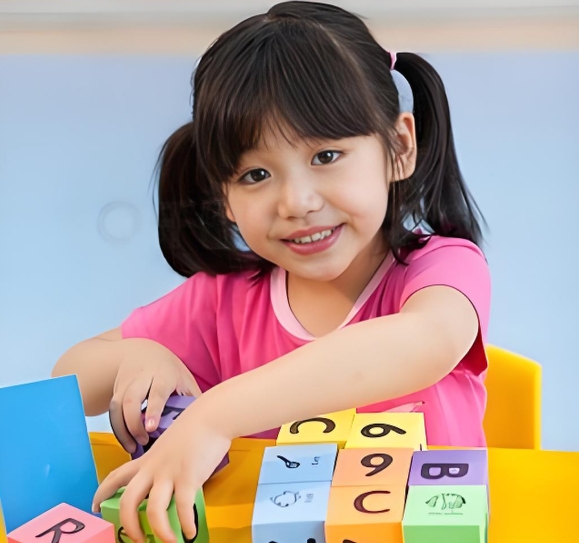 落实校园陪餐制度，守护师生舌尖上的安全！